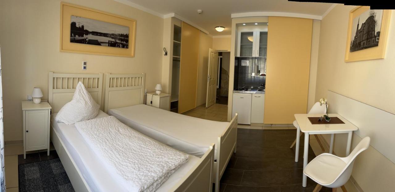 Pension Corona Forst  Dış mekan fotoğraf